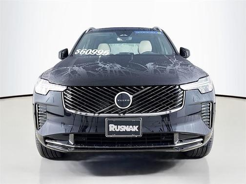 2025 Volvo XC90 B5 Core