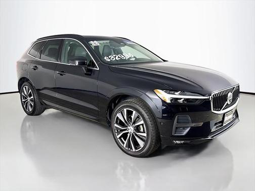 2022 Volvo XC60 B5 Momentum
