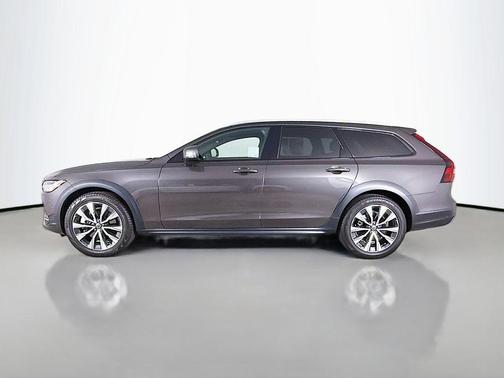 Platinum Gray Metallic 2024 Volvo V90 Cross Country B6 Plus