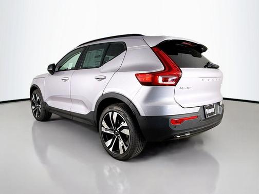 Aurora Blue 2026 Volvo XC40 Ultra, B5 AWD Gas (mild hybrid), Dark