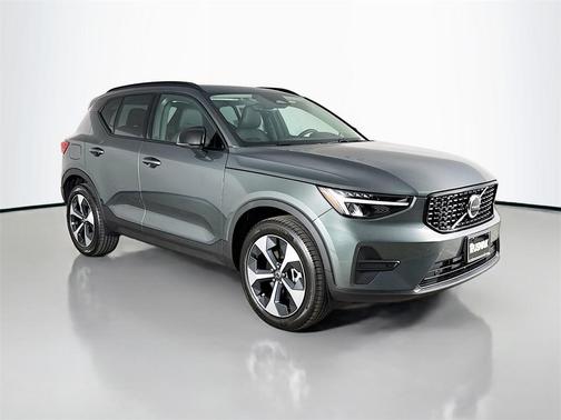 2026 Volvo XC40 B4 Core