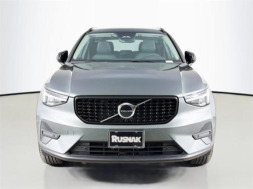 2026 Volvo XC40 B4 Core