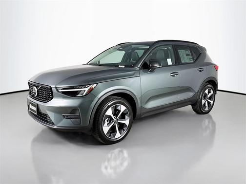 2026 Volvo XC40 B4 Core
