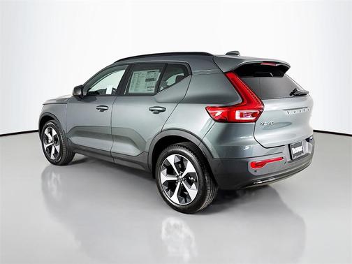 2026 Volvo XC40 B4 Core