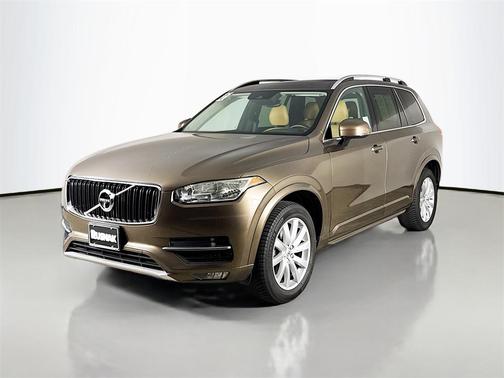 2016 Volvo XC90 T6 Momentum