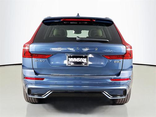 2026 Volvo XC60 B5 Ultra