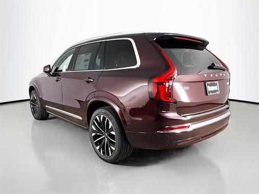 2025 Volvo XC90 B5 Plus 7-Seater
