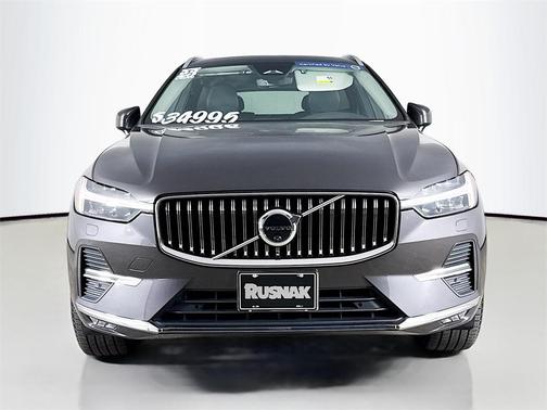 2023 Volvo XC60 B5 Ultimate Bright Theme
