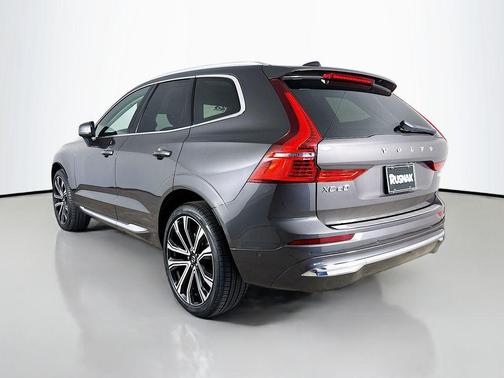 2023 Volvo XC60 B5 Ultimate Bright Theme