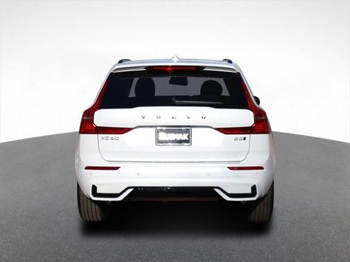 2025 Volvo XC60 B5 Core