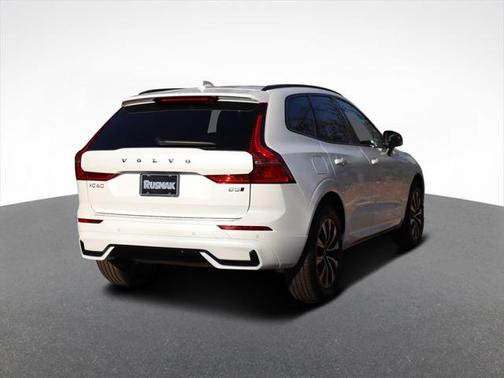 2025 Volvo XC60 B5 Core