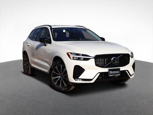 2025 Volvo XC60 B5 Core