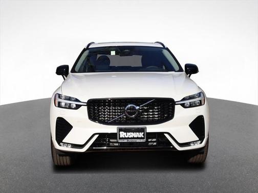 2025 Volvo XC60 B5 Core