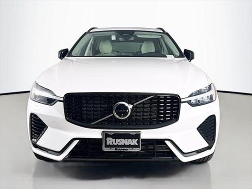 2025 Volvo XC60 Plug-In Hybrid Plus