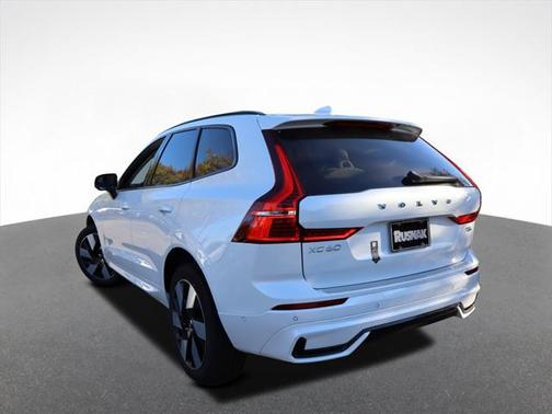 2025 Volvo XC60 Plug-In Hybrid Plus