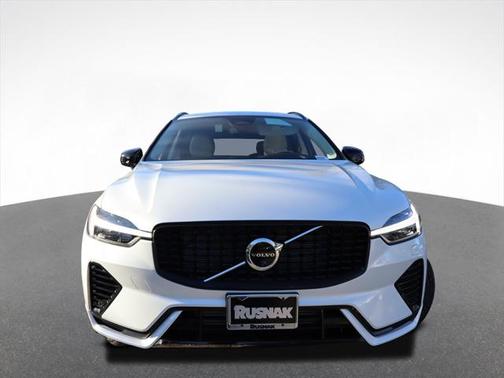 2025 Volvo XC60 Plug-In Hybrid Plus
