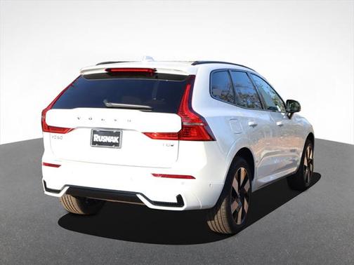 2025 Volvo XC60 Plug-In Hybrid T8 Plus