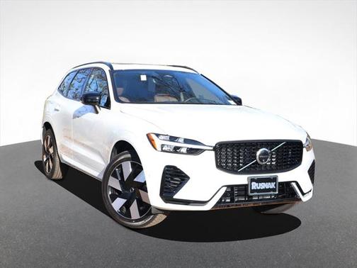 2025 Volvo XC60 Plug-In Hybrid T8 Plus