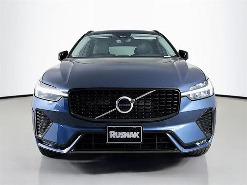 2025 Volvo XC60 B5 Core