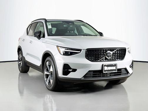 2026 Volvo XC40 Plus, B5 AWD Gas (mild hybrid), Dark