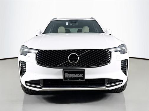 2025 Volvo XC90 B5 Plus 6-Seater