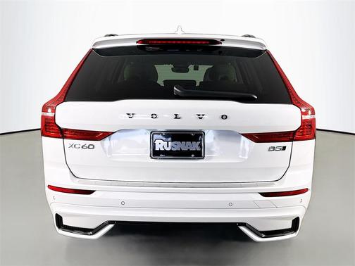 2025 Volvo XC60 B5 Plus