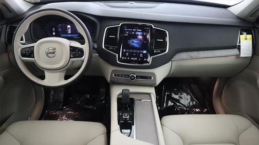 2025 Volvo XC90 B6 Plus 7-Seater