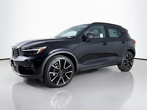 2026 Volvo XC40 Ultra, B5 AWD Gas (mild hybrid), Dark