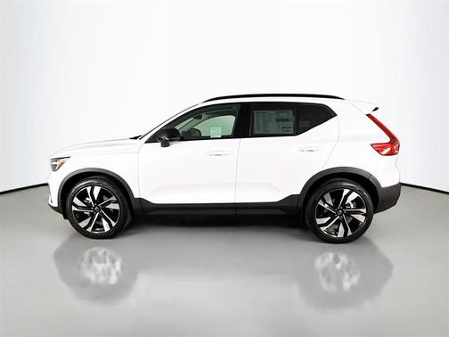 2026 Volvo XC40 B5 Plus