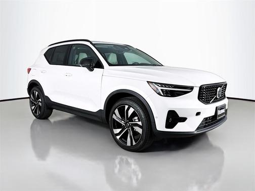 2026 Volvo XC40 B5 Plus