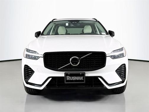 2025 Volvo XC60 Plug-In Hybrid T8 Plus
