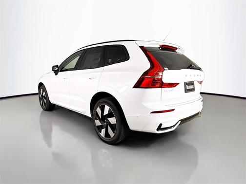 2025 Volvo XC60 Plug-In Hybrid T8 Plus