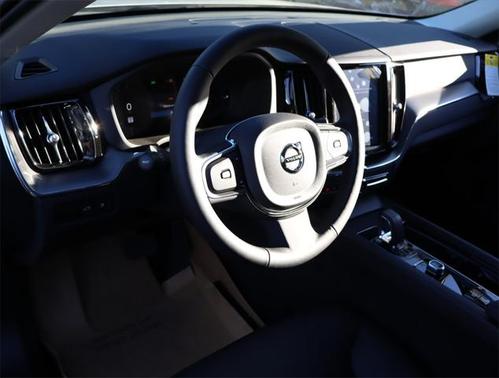 2025 Volvo XC60 Plug-In Hybrid T8 Core