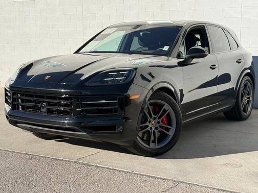 2024 Porsche Cayenne S