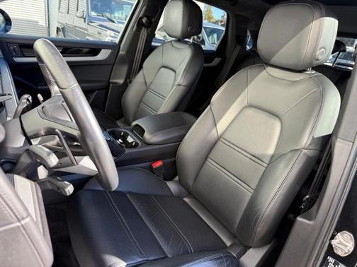 2024 Porsche Cayenne S