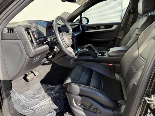 2024 Porsche Cayenne S