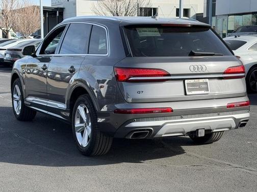 2025 Audi Q7 45 Premium