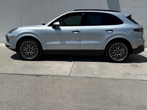 2022 Porsche Cayenne Platinum Edition