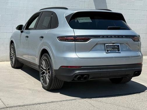 2022 Porsche Cayenne Platinum Edition