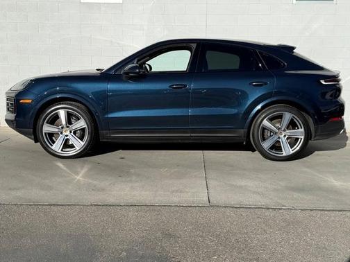 2024 Porsche Cayenne AWD