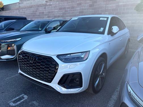Glacier White 2023 Audi Q5 Sportback 45 S line Prestige