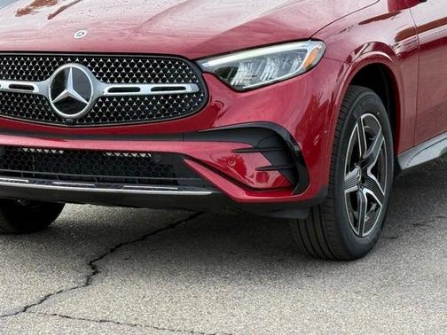 2025 Mercedes-Benz GLC 300 Base