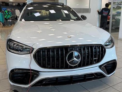 2025 Mercedes-Benz AMG S 63 E Base