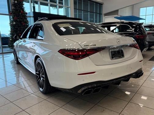 2025 Mercedes-Benz AMG S 63 E Base
