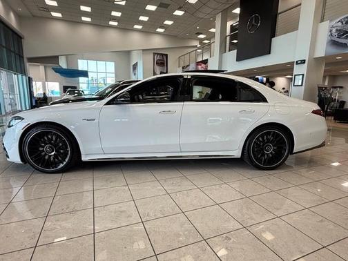 2025 Mercedes-Benz AMG S 63 E Base