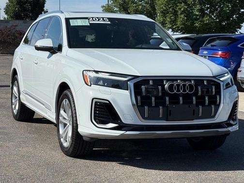 2025 Audi Q7 55 Premium Plus