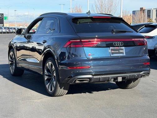 2025 Audi Q8 55 Premium