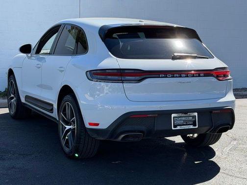 2025 Porsche Macan 