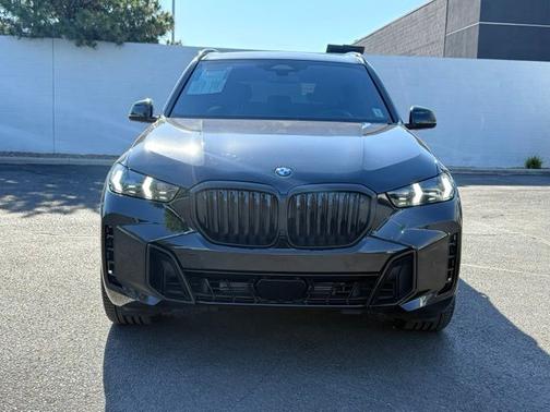 Black Sapphire Metallic 2025 BMW X5 xDrive40i