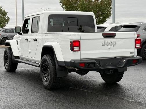 2022 Jeep Gladiator Overland